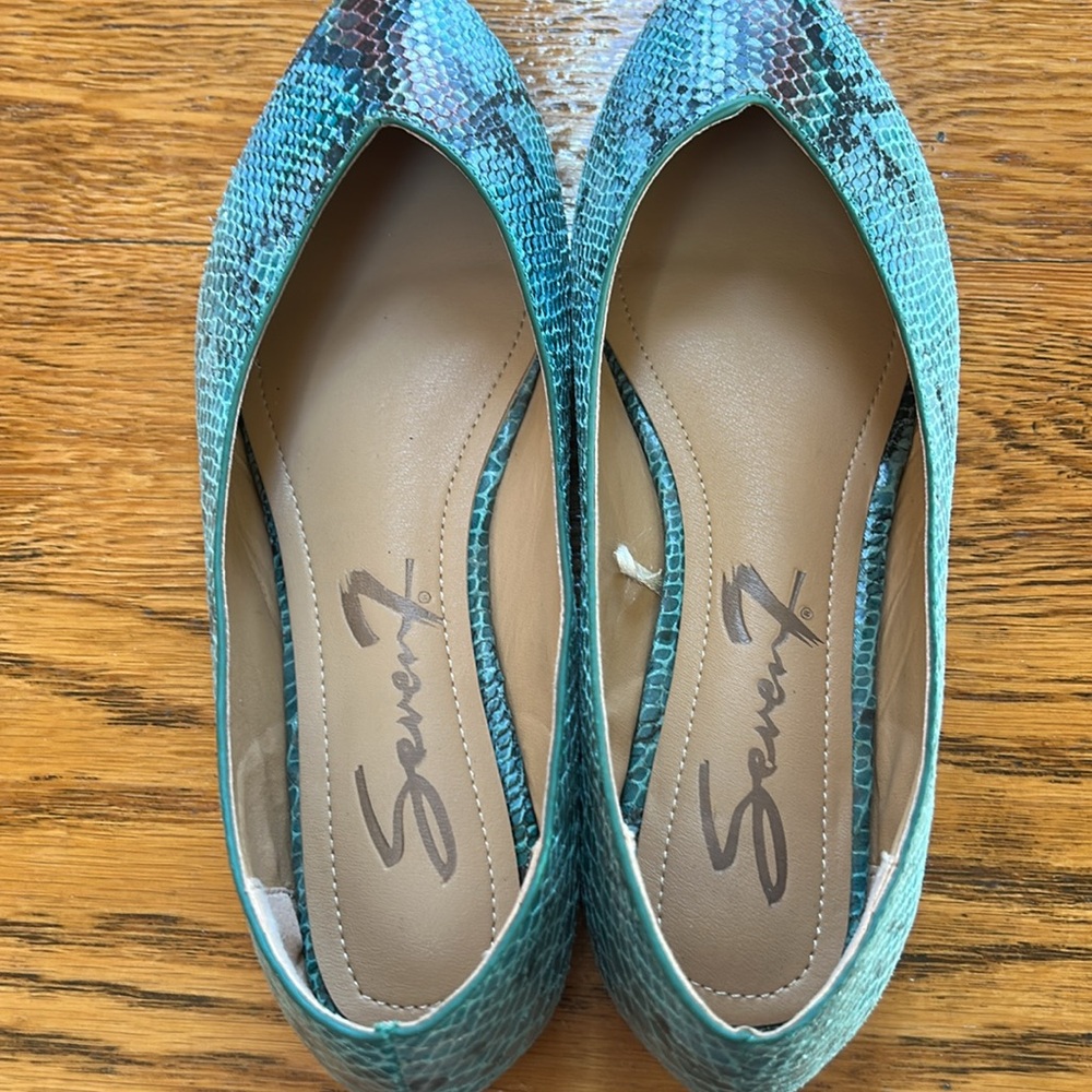 Seven 7 Nelly Flat style turquoise snakeskin ladies pointed toe flats. Size 9. - Picture 12 of 13